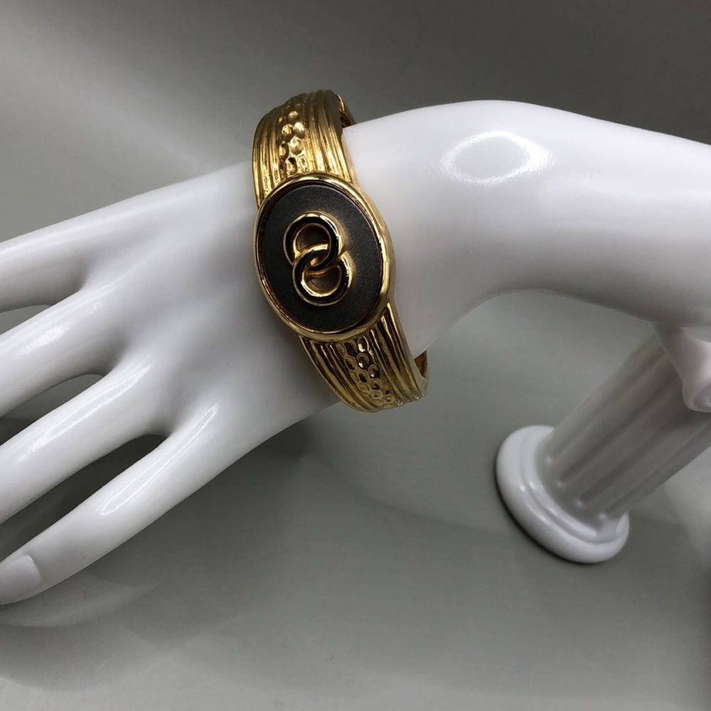 Vintage infinity knots statement style clamper bracelet gold costume jewelry - Picture 6 of 8